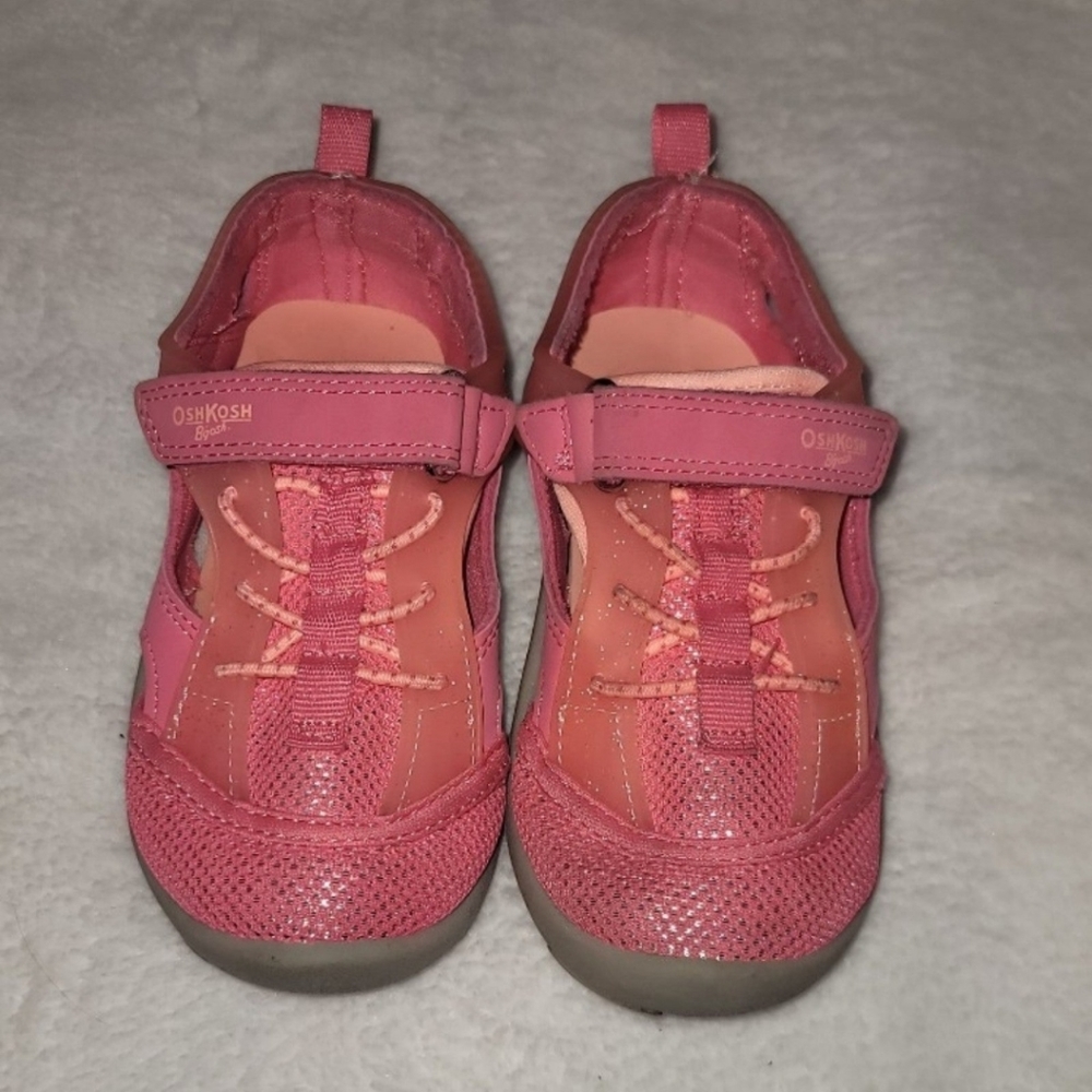 Oshkosh B'gosh Everplay Kids Size 8M